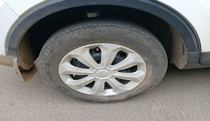 2024 MG ASTOR Sprint 1.5 MT (Ivory), Petrol, Manual, 28,969 km, tyre