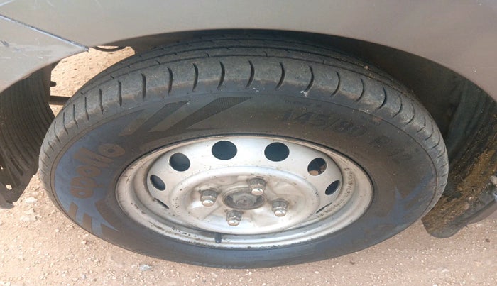 2013 Hyundai Eon D-LITE+, Petrol, Manual, 93,813 km, tyre