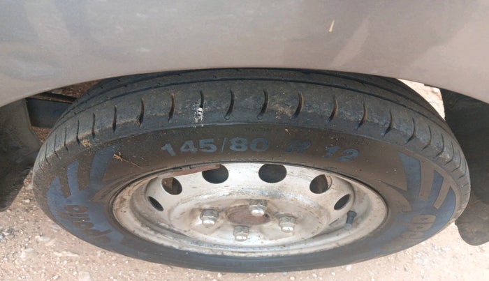 2013 Hyundai Eon D-LITE+, Petrol, Manual, 93,813 km, tyre