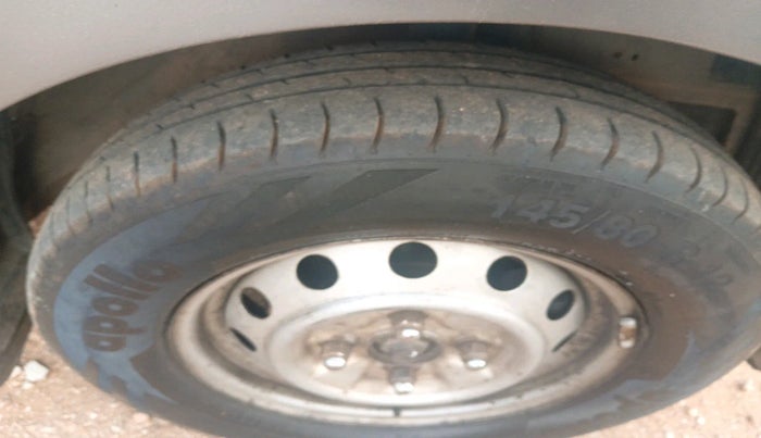 2013 Hyundai Eon D-LITE+, Petrol, Manual, 93,813 km, tyre