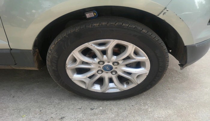 2014 Ford Ecosport TITANIUM 1.5L DIESEL, Diesel, Manual, 1,06,657 km, tyre