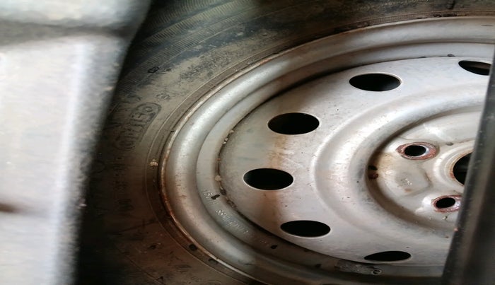 2015 Maruti Wagon R 1.0 LXI CNG, Petrol, Manual, 80,905 km, tyre