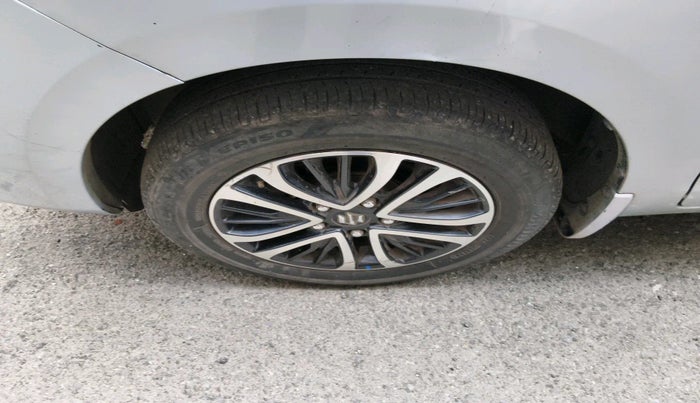 2022 Maruti Ertiga ZXI  CNG, Petrol, Manual, 80,543 km, tyre