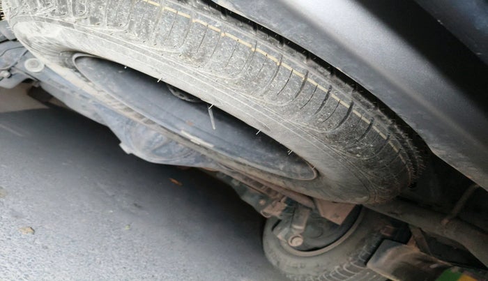 2022 Toyota Innova Crysta 2.7 GX AT 7 STR, Petrol, Automatic, 43,653 km, tyre