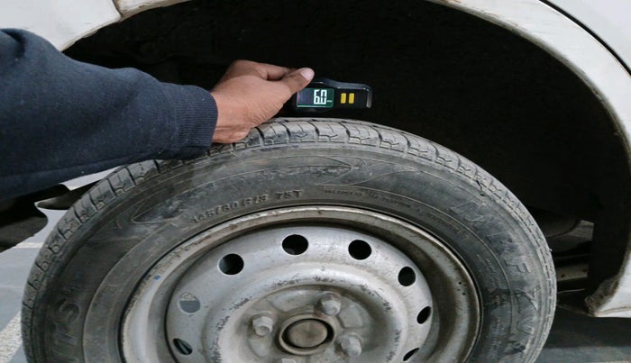 2013 Maruti Wagon R 1.0 LXI CNG, Petrol, Manual, 1,86,426 km, tyre