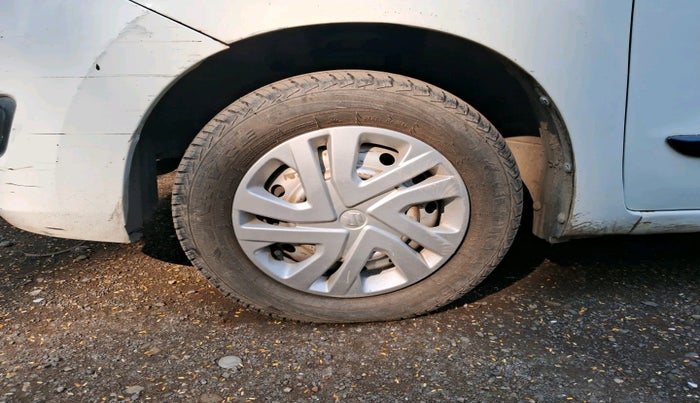 2013 Maruti Wagon R 1.0 LXI CNG, Petrol, Manual, 55,274 km, tyre