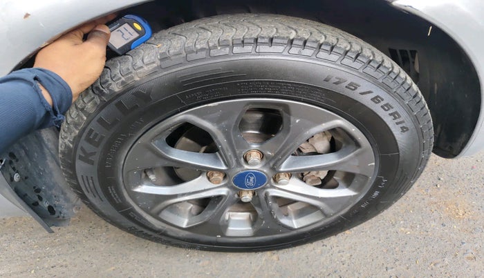 2011 Ford Fiesta Classic CLXI 1.4 DIESEL, Diesel, Manual, 1,13,070 km, tyre