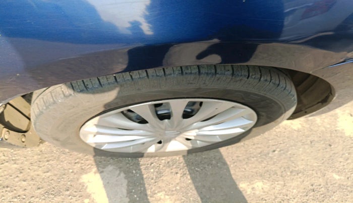 2017 Maruti Ciaz DELTA 1.4 MT PETROL, Petrol, Manual, 1,21,395 km, tyre