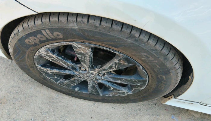 2012 Hyundai Verna FLUIDIC 1.6 CRDI SX AT, Diesel, Automatic, 1,21,104 km, tyre