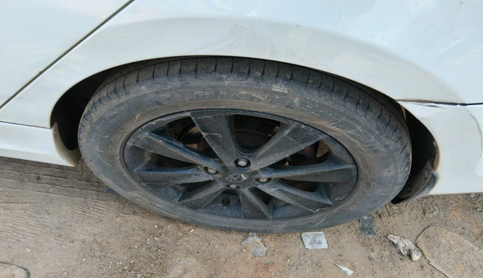 2012 Hyundai Verna FLUIDIC 1.6 CRDI SX AT, Diesel, Automatic, 1,21,104 km, tyre