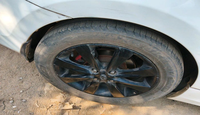 2012 Hyundai Verna FLUIDIC 1.6 CRDI SX AT, Diesel, Automatic, 1,21,104 km, tyre