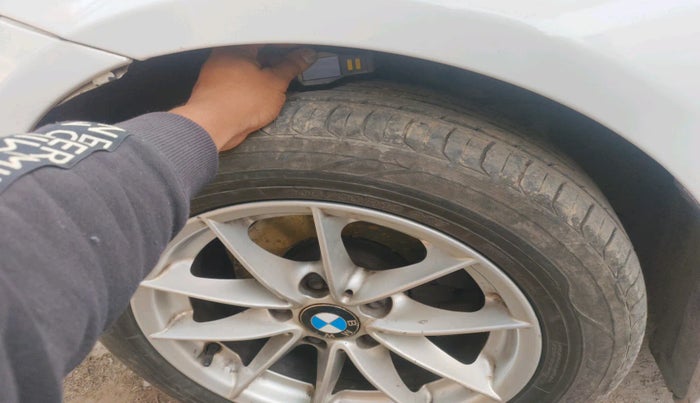 2011 BMW 3 Series 320i, Petrol, Automatic, 84,146 km, tyre