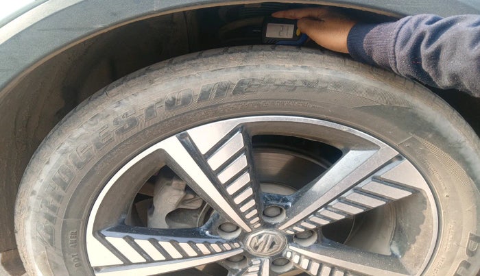 2021 MG ZS EV EXCLUSIVE, Electric, Automatic, 1,74,321 km, tyre