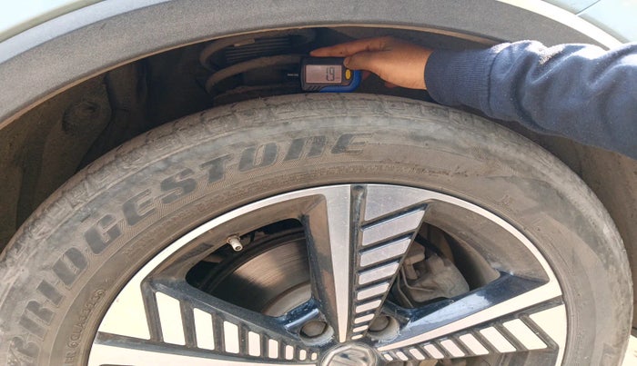 2021 MG ZS EV EXCLUSIVE, Electric, Automatic, 1,74,321 km, tyre