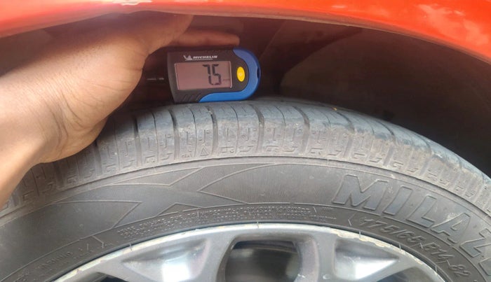 2015 Ford Figo TITANIUM 1.4 DIESEL, Diesel, Manual, 1,44,728 km, tyre