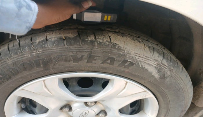 2016 Ford Ecosport AMBIENTE 1.5L DIESEL, Diesel, Manual, 1,50,470 km, tyre