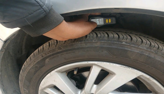 2015 Honda Jazz 1.2L I-VTEC V, Petrol, Manual, 1,04,506 km, tyre