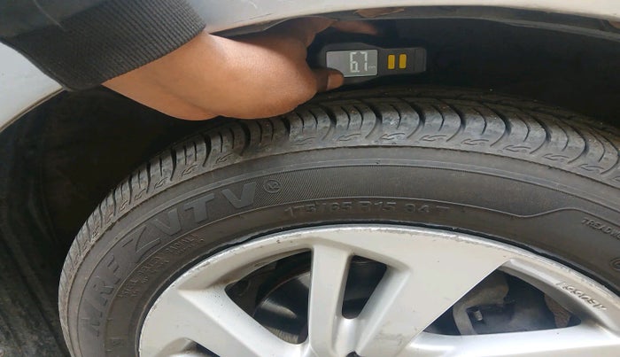 2015 Honda Jazz 1.2L I-VTEC V, Petrol, Manual, 1,04,506 km, tyre