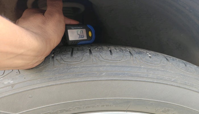 2022 Jeep Compass LONGITUDE (O) 1.4 PETROL DCT, Petrol, Automatic, 27,207 km, tyre