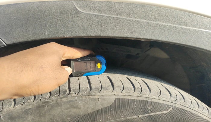 2021 Hyundai VENUE S 1.2, Petrol, Manual, 71,820 km, tyre