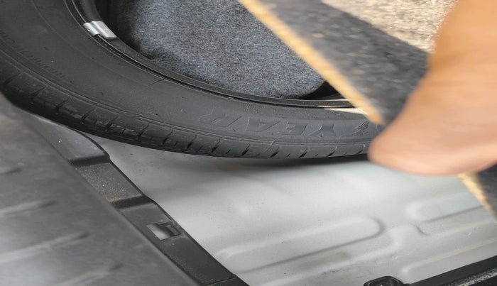 2021 Hyundai VENUE S 1.2, Petrol, Manual, 71,820 km, tyre