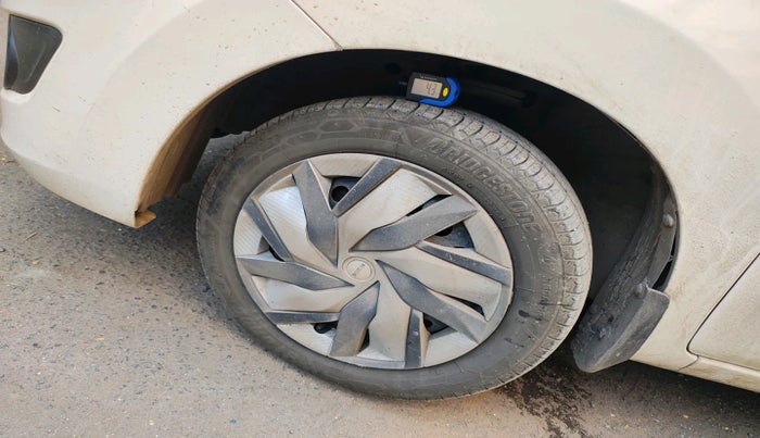 2016 Maruti Wagon R 1.0 VXI AMT, Petrol, Automatic, 41,586 km, tyre