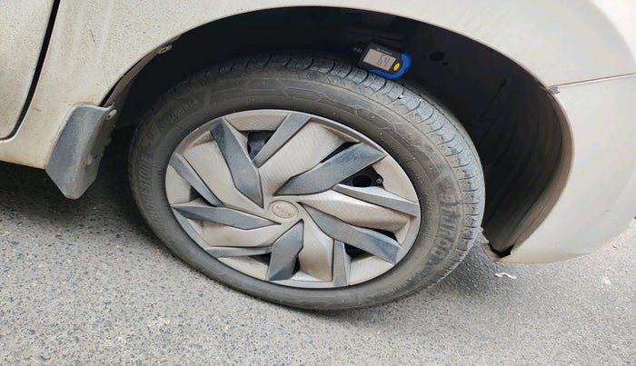 2016 Maruti Wagon R 1.0 VXI AMT, Petrol, Automatic, 41,586 km, tyre