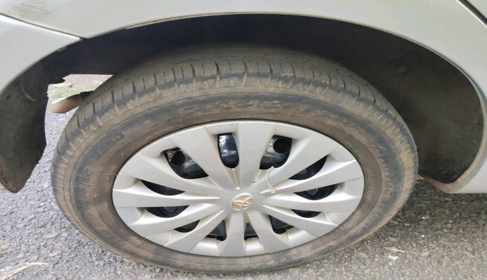 2014 Toyota Etios Liva G, Petrol, Manual, 1,41,634 km, tyre