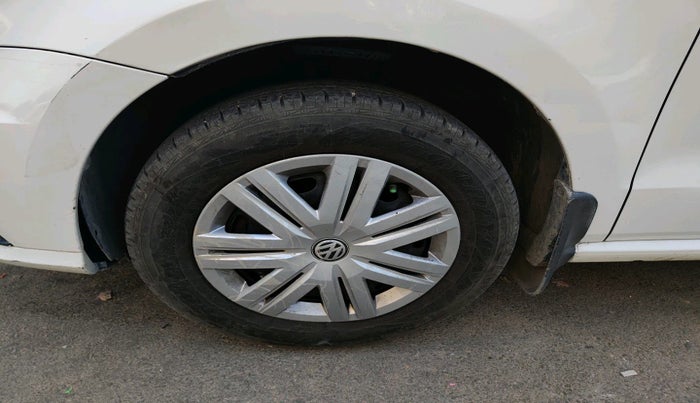 2019 Volkswagen Ameo TRENDLINE 1.0L, Petrol, Manual, 73,093 km, tyre