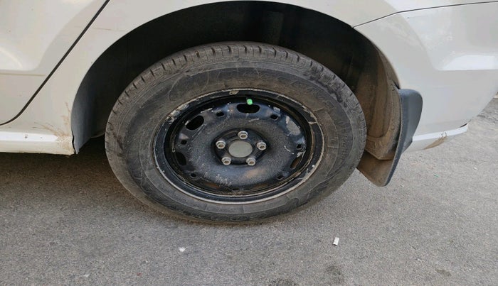 2019 Volkswagen Ameo TRENDLINE 1.0L, Petrol, Manual, 73,093 km, tyre