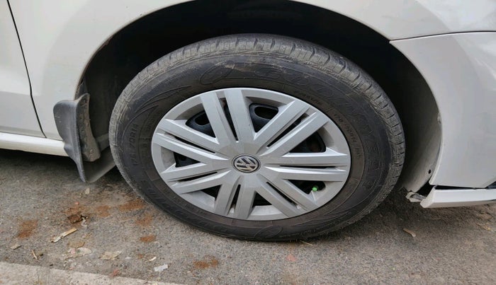 2019 Volkswagen Ameo TRENDLINE 1.0L, Petrol, Manual, 73,093 km, tyre