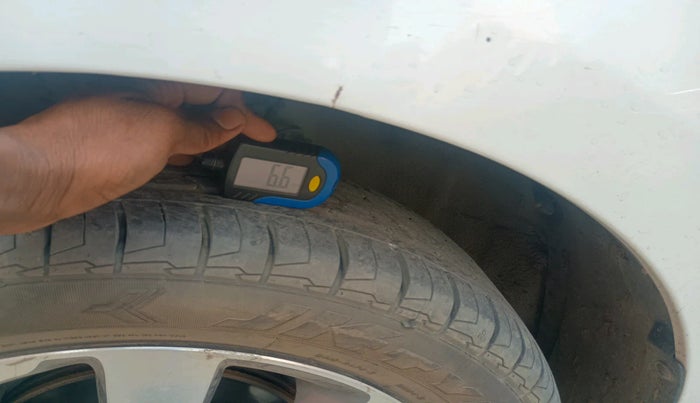 2016 Hyundai Elite i20 ASTA 1.4 CRDI, Diesel, Manual, 1,80,395 km, tyre