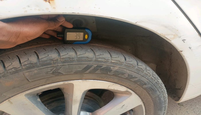 2016 Hyundai Elite i20 ASTA 1.4 CRDI, Diesel, Manual, 1,80,395 km, tyre