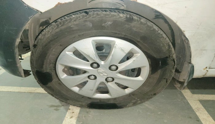 2011 Hyundai i10 MAGNA 1.2, Petrol, Manual, 98,348 km, tyre