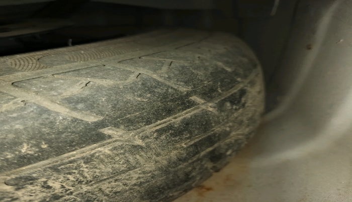 2011 Hyundai i10 MAGNA 1.2, Petrol, Manual, 98,348 km, tyre