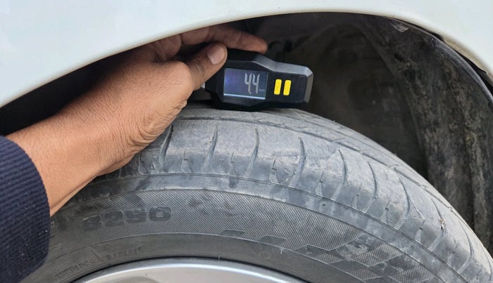 2016 Honda City 1.5L I-VTEC V MT, Petrol, Manual, 88,199 km, tyre