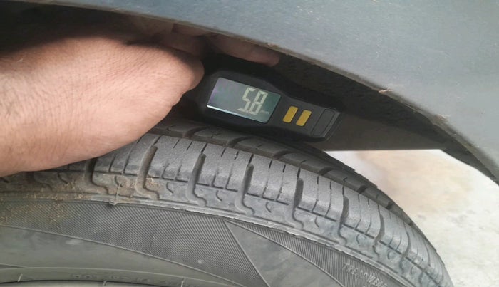 2010 Maruti Eeco 5 STR WITH A/C+HTR, Petrol, Manual, 1,42,144 km, tyre