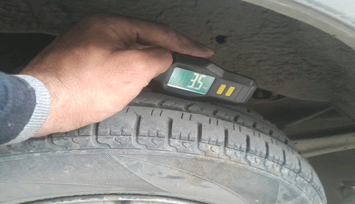 2010 Maruti Eeco 5 STR WITH A/C+HTR, Petrol, Manual, 1,42,144 km, tyre