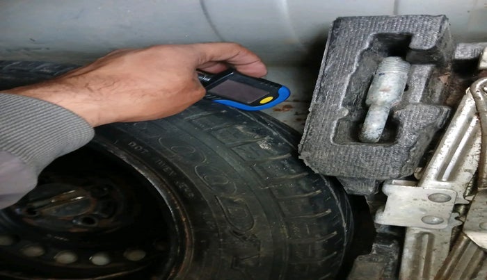 2015 Honda Amaze 1.2L I-VTEC SX, Petrol, Manual, 59,027 km, tyre