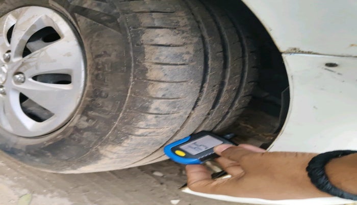 2012 Hyundai i10 SPORTZ 1.2 AT, Petrol, Automatic, 49,374 km, tyre