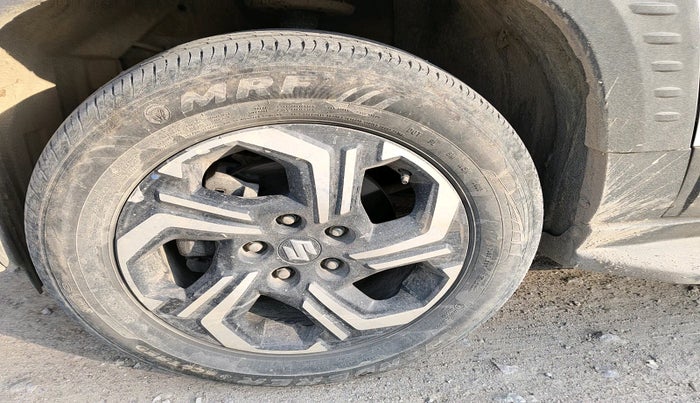 2023 Maruti BREZZA ZXI + SMART HYBRID, Petrol, Manual, 55,872 km, tyre