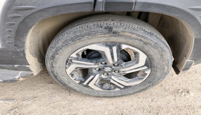 2023 Maruti BREZZA ZXI + SMART HYBRID, Petrol, Manual, 55,872 km, tyre