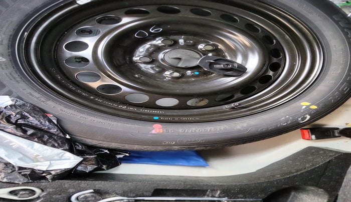 2023 Maruti BREZZA ZXI + SMART HYBRID, Petrol, Manual, 55,872 km, tyre