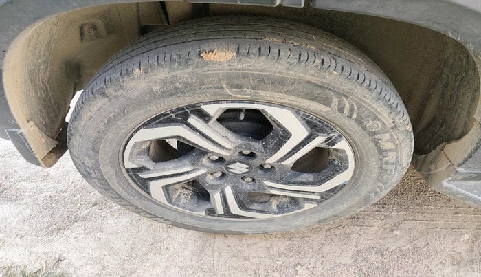 2023 Maruti BREZZA ZXI + SMART HYBRID, Petrol, Manual, 55,872 km, tyre