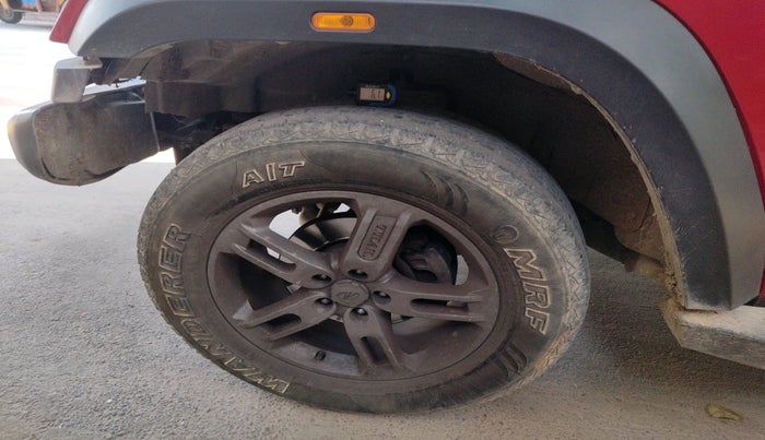 2021 Mahindra Thar LX  P 4WD AT CONVERTIBLE, Petrol, Automatic, 33,772 km, tyre