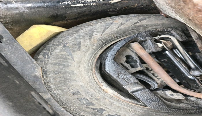 2010 Skoda Fabia AMBITION 1.2 TDI, Diesel, Manual, 1,68,890 km, tyre