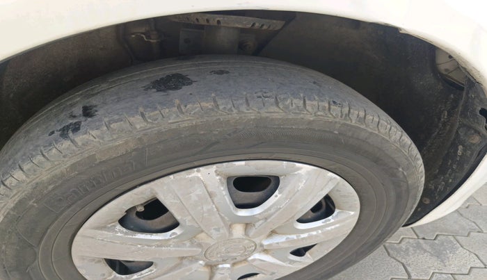 2010 Skoda Fabia AMBITION 1.2 TDI, Diesel, Manual, 1,68,890 km, tyre