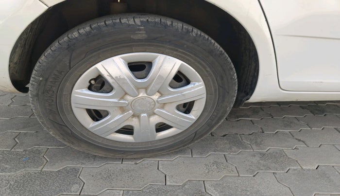 2010 Skoda Fabia AMBITION 1.2 TDI, Diesel, Manual, 1,68,890 km, tyre