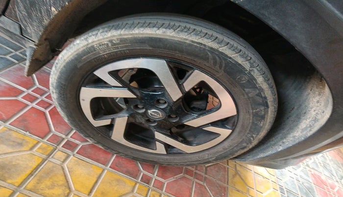 2021 Nissan MAGNITE XV MT, Petrol, Manual, 33,913 km, tyre