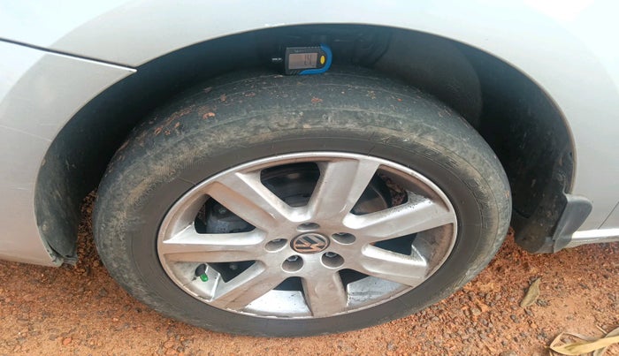 2011 Volkswagen Vento HIGHLINE DIESEL 1.6, Diesel, Manual, 1,00,259 km, tyre